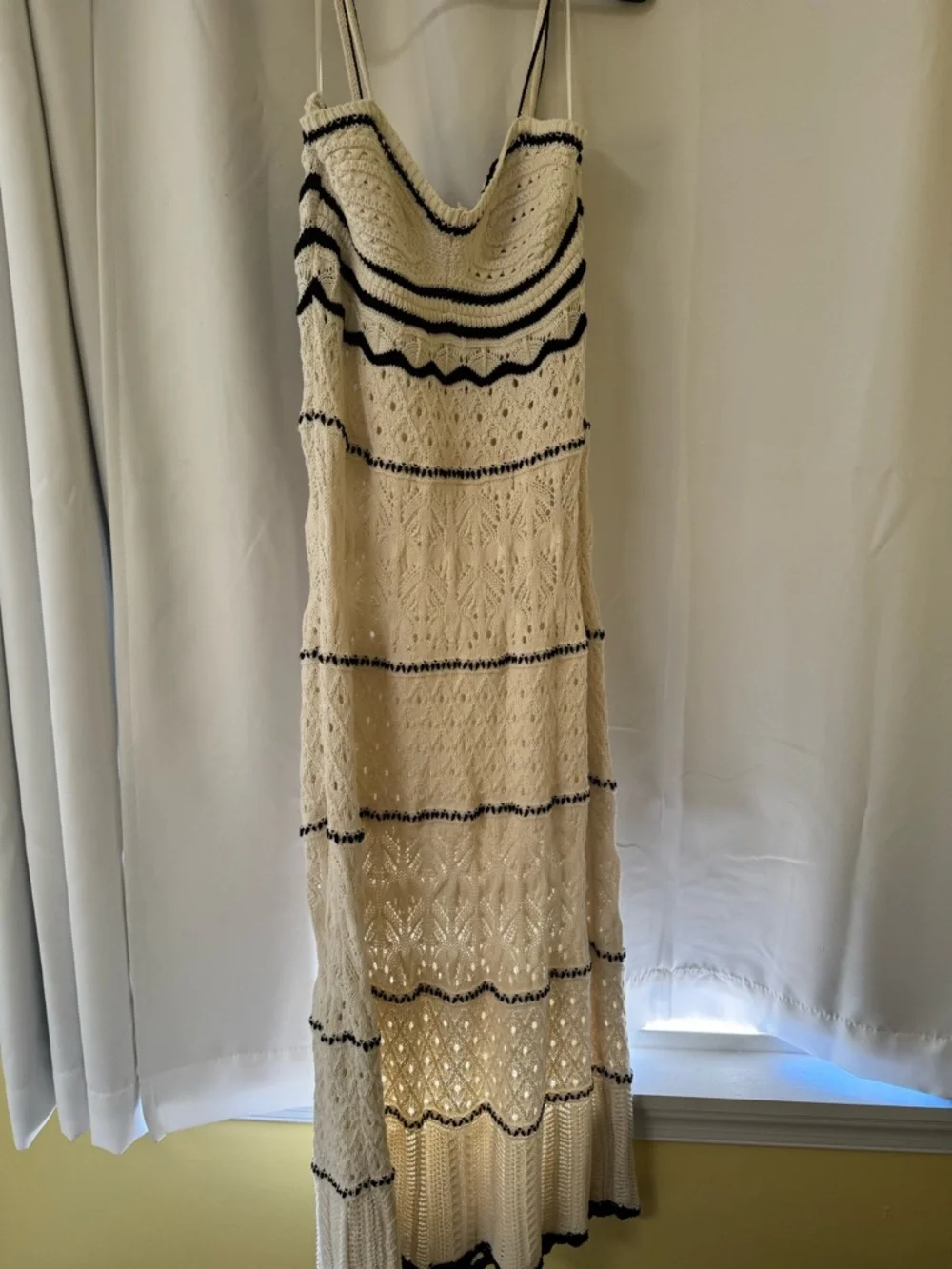 Zara Cream Crochet Maxi Dress with Black Trim - Picture 2 of 3